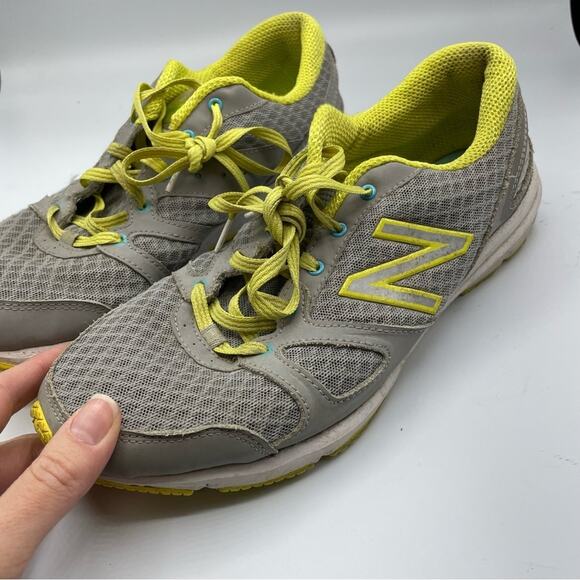 New Balance Grey & Yellow Running Shoes Sneakers 10 - Picture 4 of 9